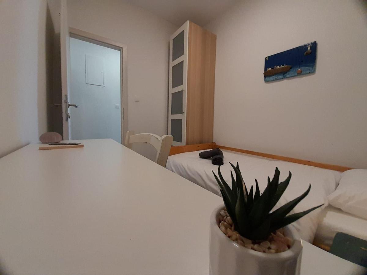 Apartman Vitamare 160 M From The Beach Нови Винодолски Екстериор снимка