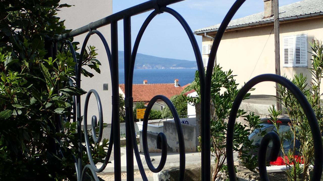 Apartman Vitamare 160 M From The Beach Нови Винодолски Екстериор снимка
